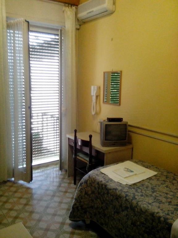 Albergo Da Peppino Poggio Mirteto Szoba fotó